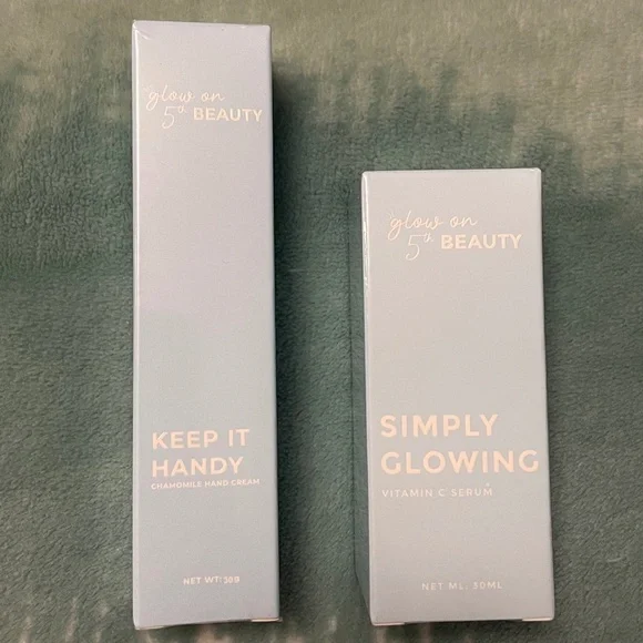 Glow on 5th Simply Glowing Vitamin C Serum & Keep It Handy Hand Cream - BUNDLE - Picture 2 of 10
